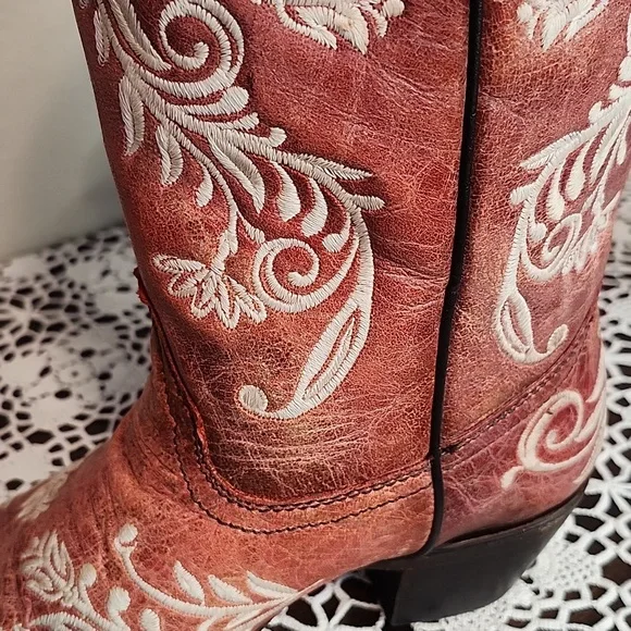 Corral Women's Distressed Leather Boots Size 9 Intricate Floral Embroidery - Picture 16 of 16
